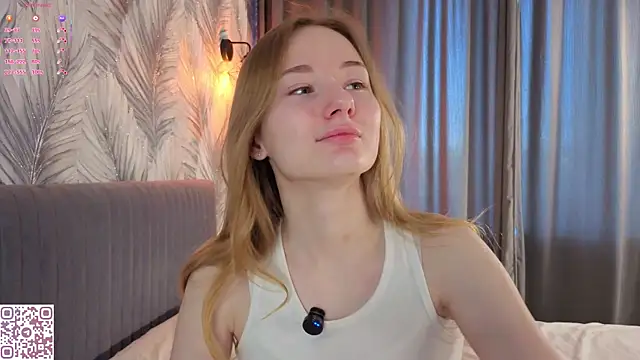 Snapshot of ElvinaRose chatting on April 14, 2026, 2:50 am ElvinaRose online show from April 14, 2026, 2:50 am