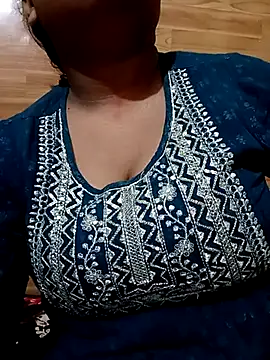 Cute Amiya online show from November 18, 2025, 7:02 am