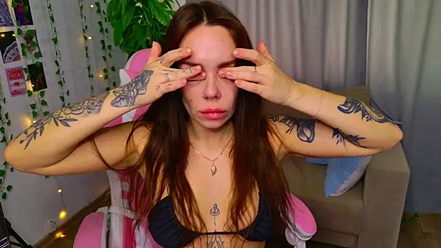 AnitaVensley online show from October 10, 2025, 10:25 am