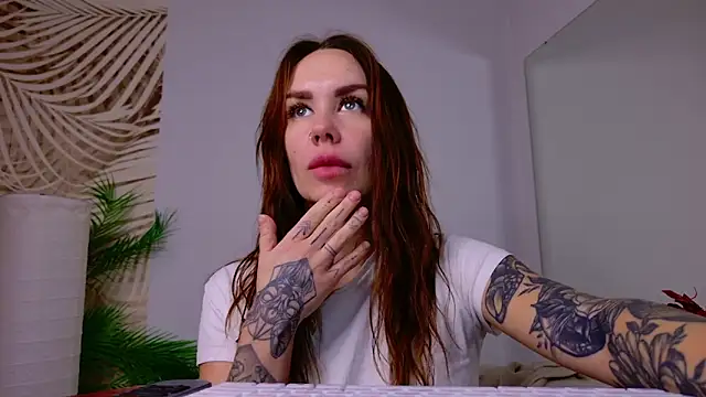 AnitaVensley online show from November 13, 2025, 10:36 am