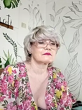 Snapshot of Catty_Lady chatting on May 8, 2026, 7:19 pm Catty Lady online show from May 8, 2026, 7:19 pm