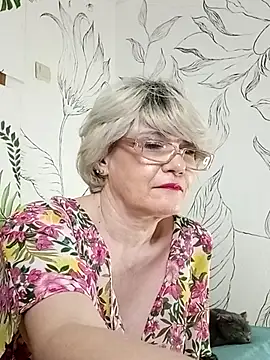 Snapshot of Catty_Lady chatting on May 12, 2026, 6:38 pm Catty Lady online show from May 12, 2026, 6:38 pm