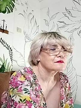 Snapshot of Catty_Lady chatting on May 18, 2026, 7:31 pm Catty Lady online show from May 18, 2026, 7:31 pm