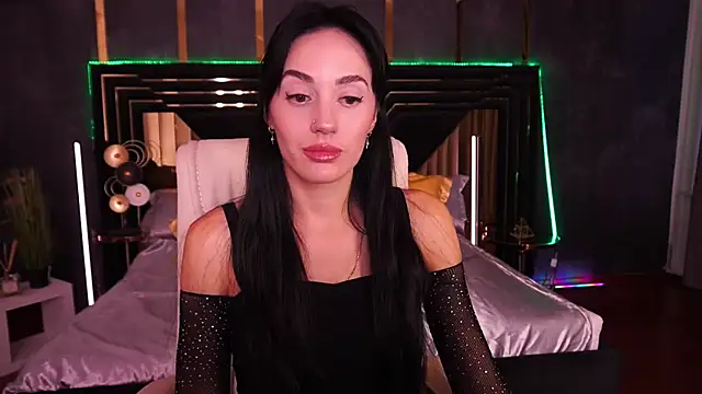 EviLune online show from October 4, 2025, 6:33 am