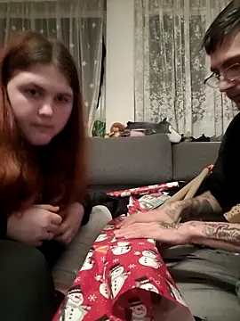 Engelundteufelchen23 online show from December 17, 2025, 7:20 pm