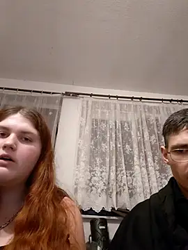 Engelundteufelchen23 online show from December 19, 2025, 9:44 pm