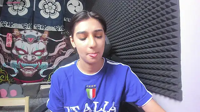 Elfy Rare  online show from September 28, 2025, 3:06 pm