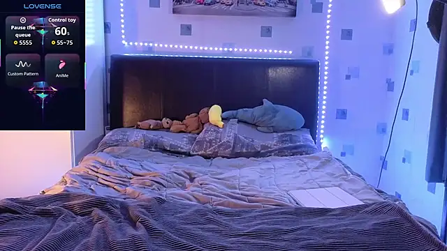 luciferdaroyale online show from October 29, 2025, 10:33 pm