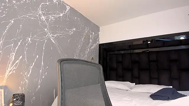 ZoeWestt online show from October 20, 2025, 1:11 pm