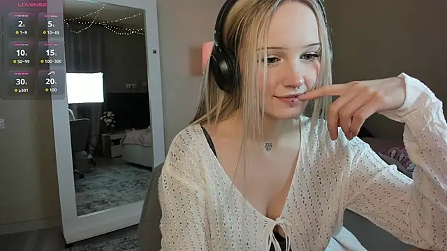 softlyblessed online show from November 17, 2025, 1:39 pm