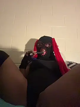 Snapshot of masked_doll_kashi chatting on December 4, 2025, 10:02 am masked doll kashi online show from December 4, 2025, 10:02 am