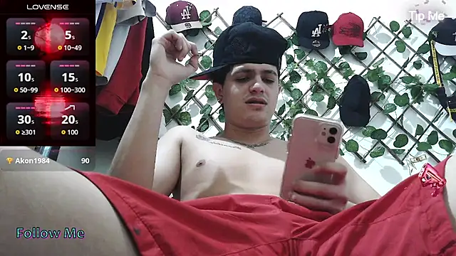 Snapshot of Themasterhades_777 chatting on March 14, 2026, 9:53 pm Themasterhades 777 online show from March 14, 2026, 9:53 pm