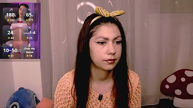 Snapshot of M1kaylaRaven chatting on October 4, 2025, 3:37 am M1kaylaRaven online show from October 4, 2025, 3:37 am