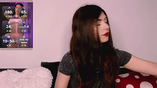 Snapshot of M1kaylaRaven chatting on October 19, 2025, 5:30 am M1kaylaRaven online show from October 19, 2025, 5:30 am