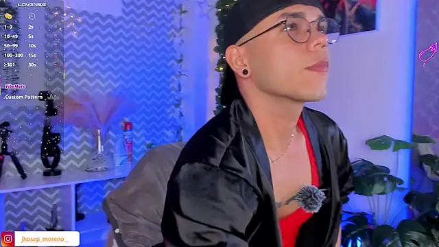 jhosepMoreno online show from April 18, 2026, 4:55 pm