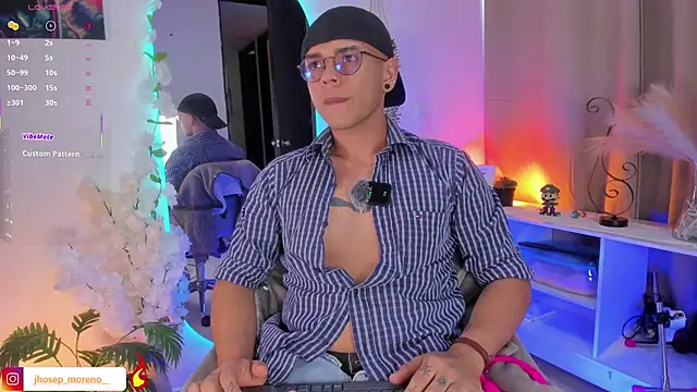 jhosepMoreno online show from May 25, 2026, 8:04 pm