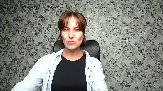 Kelly Kisss online show from October 17, 2025, 3:58 pm