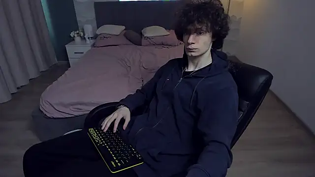 Snapshot of Edvard_Blare chatting on September 10, 2025, 2:39 pm Edvard Blare online show from September 10, 2025, 2:39 pm