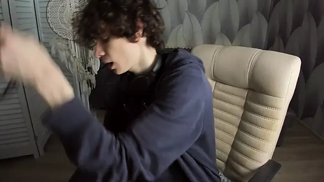 Snapshot of Edvard_Blare chatting on September 14, 2025, 5:34 pm Edvard Blare online show from September 14, 2025, 5:34 pm