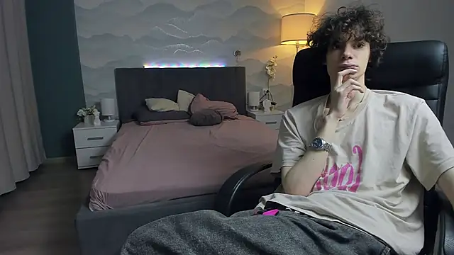 Snapshot of Edvard_Blare chatting on September 28, 2025, 3:28 pm Edvard Blare online show from September 28, 2025, 3:28 pm