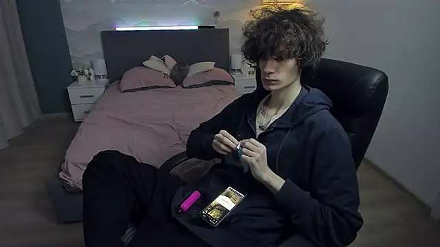 Snapshot of Edvard_Blare chatting on October 3, 2025, 1:19 pm Edvard Blare online show from October 3, 2025, 1:19 pm