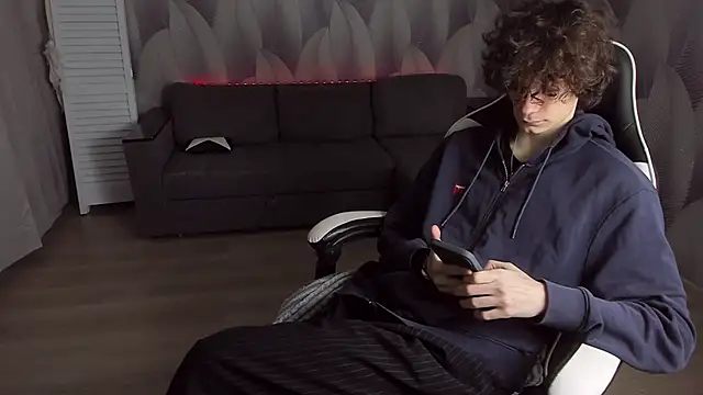 Snapshot of Edvard_Blare chatting on October 9, 2025, 2:59 pm Edvard Blare online show from October 9, 2025, 2:59 pm