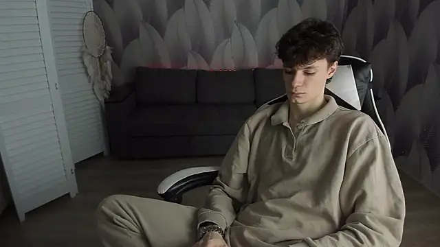 Snapshot of Edvard_Blare chatting on November 8, 2025, 8:51 pm Edvard Blare online show from November 8, 2025, 8:51 pm