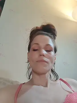 Angie meow online show from April 14, 2026, 7:31 pm