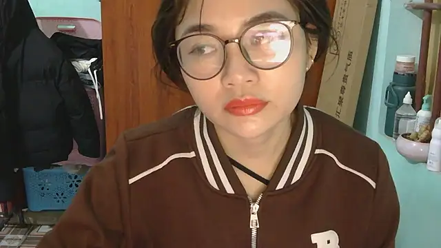 Uhem112 online show from November 25, 2025, 1:16 am