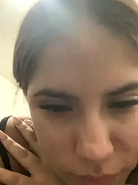 MiiluRosse online show from November 28, 2025, 5:21 am