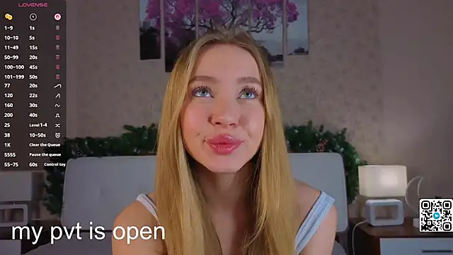 Snapshot of Anna_mileer chatting on December 15, 2025, 1:32 am Anna mileer online show from December 15, 2025, 1:32 am