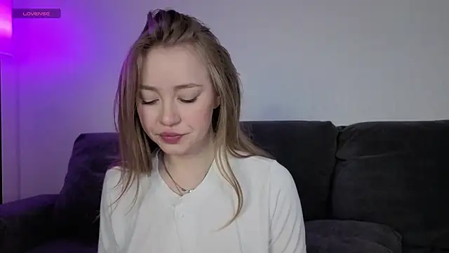 Snapshot of Anna_mileer chatting on April 7, 2026, 6:19 pm Anna mileer online show from April 7, 2026, 6:19 pm