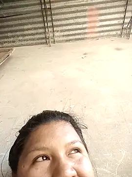 Snapshot of vea_m chatting on May 31, 2026, 7:37 pm vea m online show from May 31, 2026, 7:37 pm