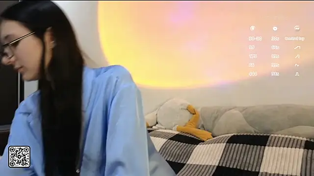 OdelynBagge online show from October 12, 2025, 6:18 pm