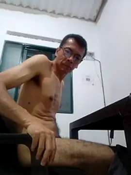 skinnylatino51 online show from July 5, 2026, 1:34 am