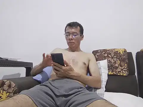 skinnylatino51 online show from July 14, 2026, 1:19 am