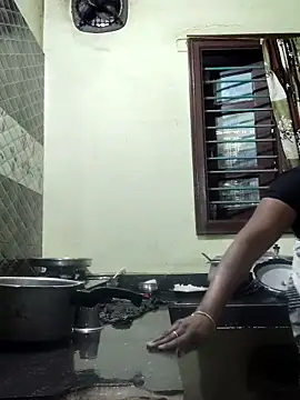 Snapshot of papukurty chatting on February 5, 2026, 2:27 am papukurty online show from February 5, 2026, 2:27 am