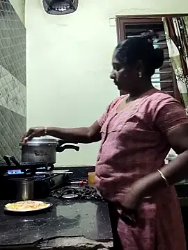 Snapshot of papukurty chatting on February 13, 2026, 2:29 am papukurty online show from February 13, 2026, 2:29 am