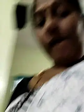 Snapshot of papukurty chatting on April 13, 2026, 1:49 pm papukurty online show from April 13, 2026, 1:49 pm