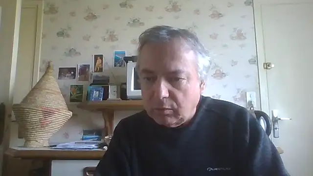 Snapshot of gegevincent chatting on April 22, 2026, 11:23 am gegevincent online show from April 22, 2026, 11:23 am