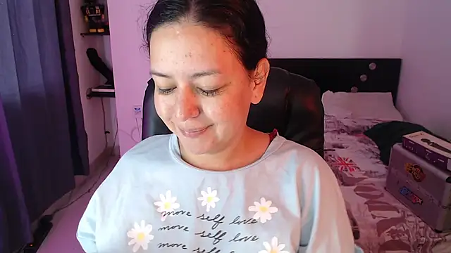 Snapshot of Abbyjoness21 chatting on October 16, 2025, 1:01 pm Abbyjoness21 online show from October 16, 2025, 1:01 pm