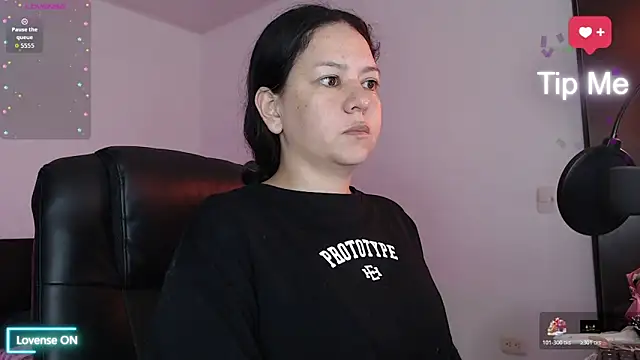 Snapshot of Abbyjoness21 chatting on November 24, 2025, 10:04 am Abbyjoness21 online show from November 24, 2025, 10:04 am