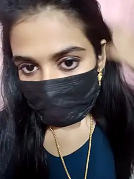 umairahaasan 1 online show from September 23, 2025, 10:29 am