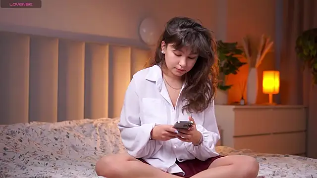 Julia PR0 online show from November 26, 2025, 6:25 am