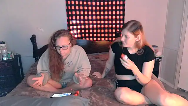 XxMidnightMysteryxX online show from November 13, 2025, 4:06 pm