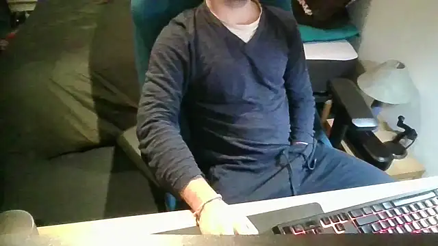 Snapshot of azdert210 chatting on March 1, 2026, 5:26 pm azdert210 online show from March 1, 2026, 5:26 pm