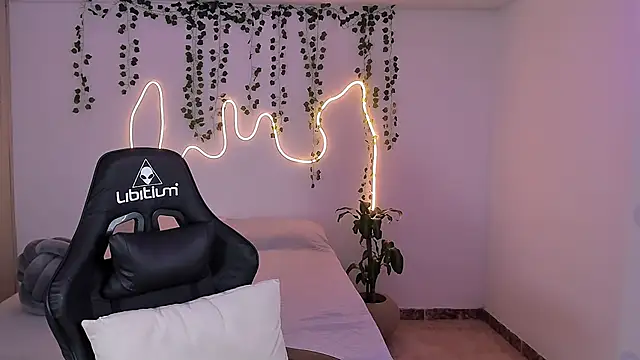 Snapshot of sara_doll77 chatting on September 18, 2025, 9:39 pm sara doll77 online show from September 18, 2025, 9:39 pm