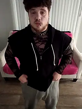 Snapshot of Kiami_Noara chatting on February 24, 2026, 1:58 am Kiami Noara online show from February 24, 2026, 1:58 am