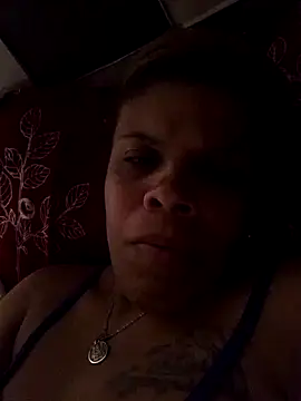 Snapshot of Esperanza_13 chatting on June 11, 2026, 2:11 am Esperanza 13 online show from June 11, 2026, 2:11 am