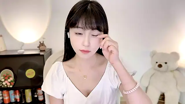 Onechestnut online show from July 22, 2026, 12:08 pm